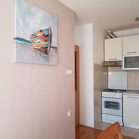 Nikola Split