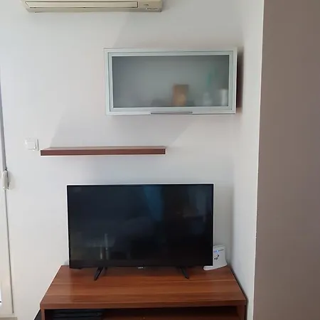 Nikola Apartment
