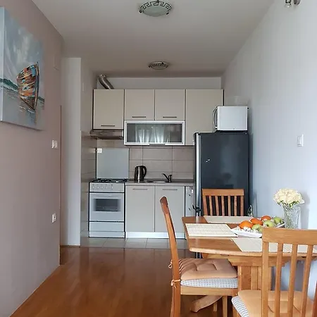 Nikola Apartment
